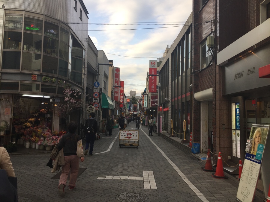 高円寺駅純情商店街の風景