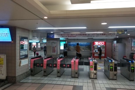 京急上大岡駅の改札口