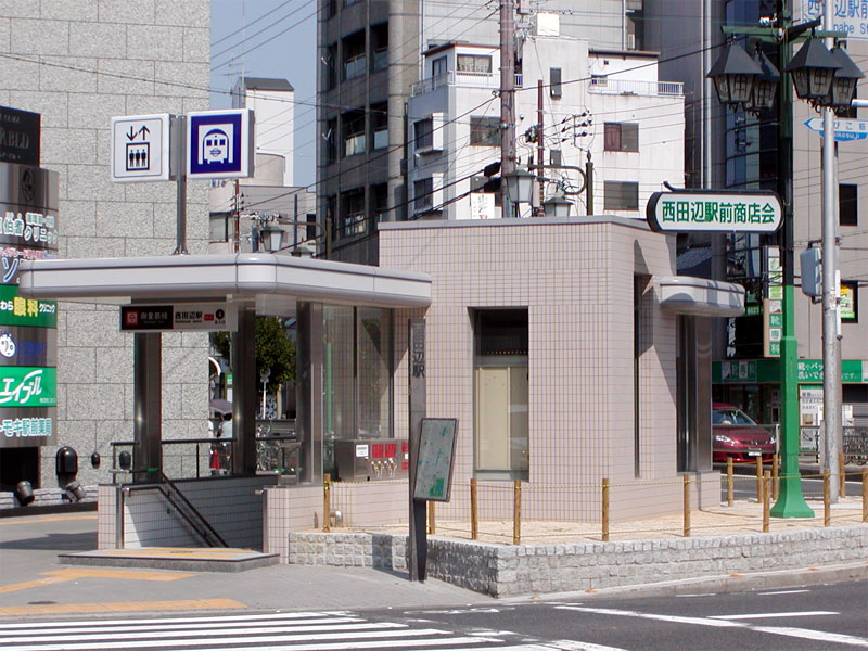 西田辺駅の出口周辺