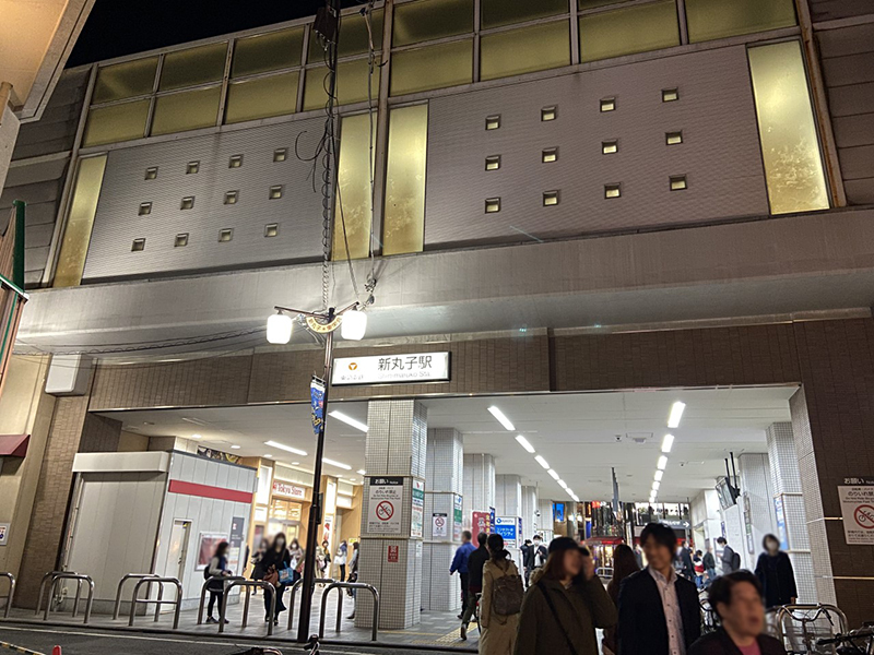 新丸子駅西側に併設されている東急ストア